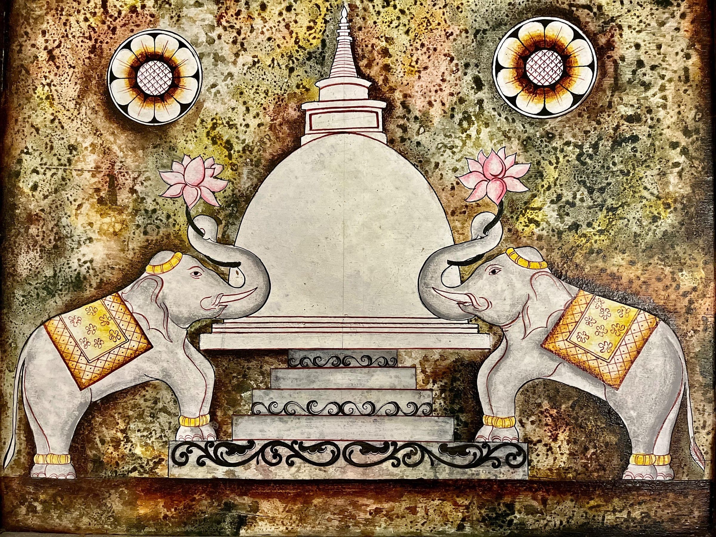 Buddha-Figur mit Kerze im Kurhaus Sathya